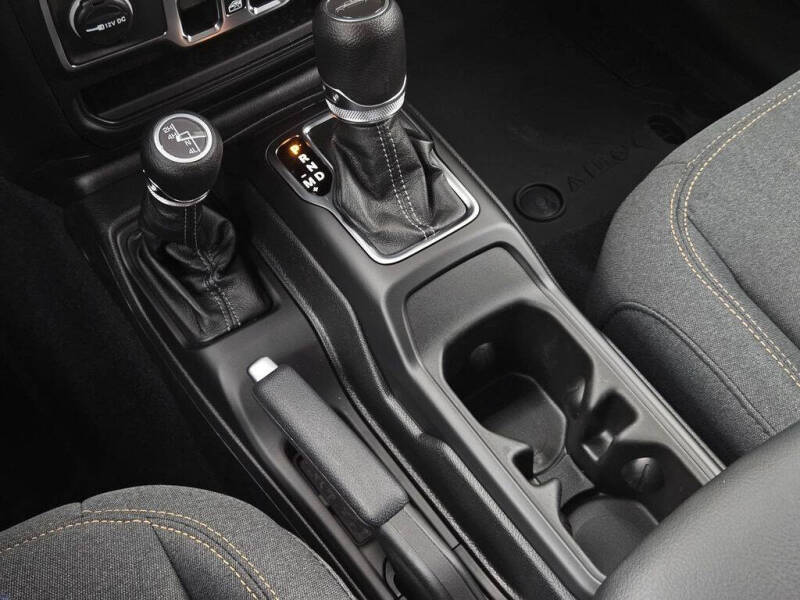 2025 Jeep Gladiator Sport