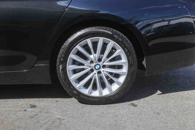 2023 BMW 5 Series 530i