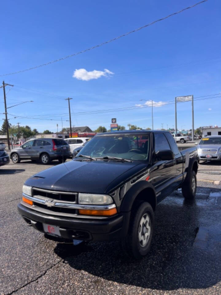 2001 Chevrolet S-10 for sale at NCW AUTO GROUP in Kennewick, WA