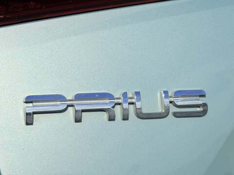 2022 Toyota Prius LE
