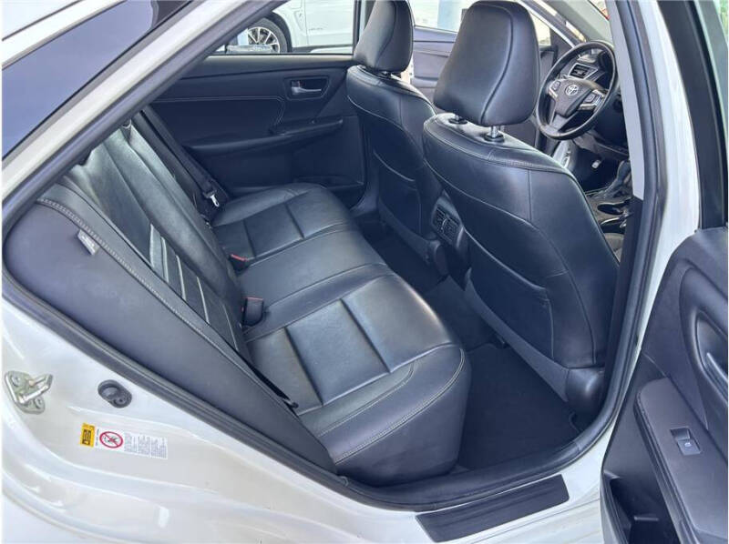 2016 Toyota Camry Hybrid