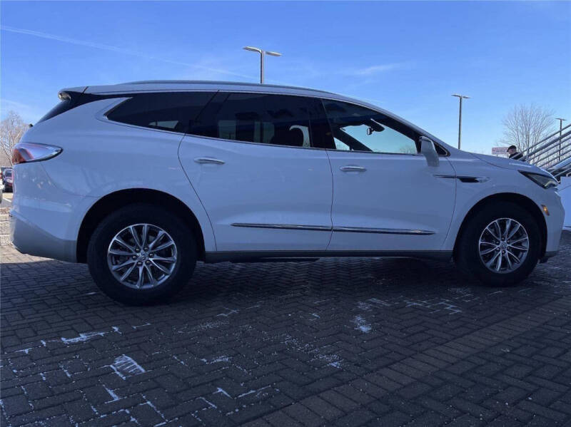 2023 Buick Enclave Essence
