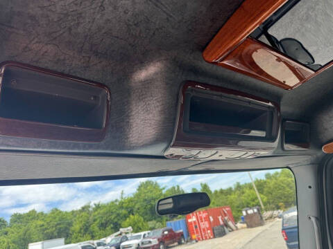 2005 Freightliner M2 106