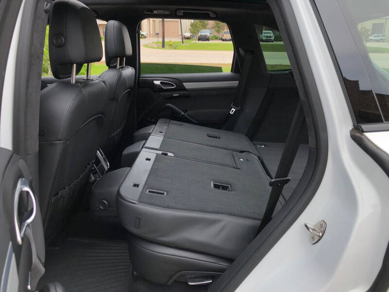 2013 Porsche Cayenne GTS