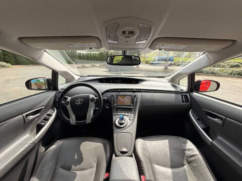 2010 Toyota Prius III