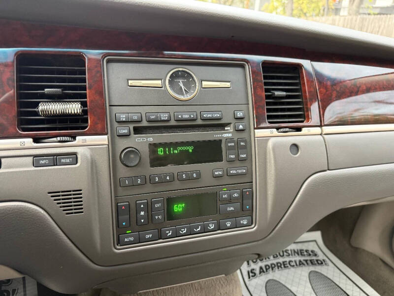 2008 Lincoln Town Car Signature Limited