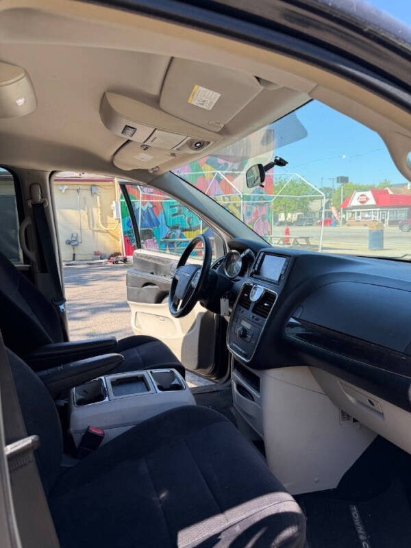 2011 Chrysler Town and Country Touring