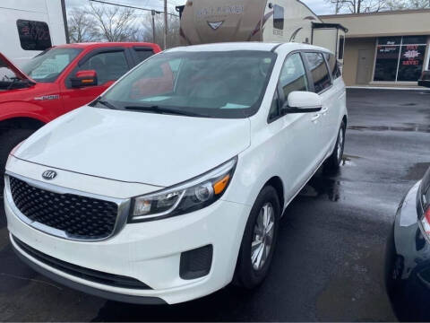 2017 Kia Sedona for sale at Reliable Cars LLC in Lebanon TN