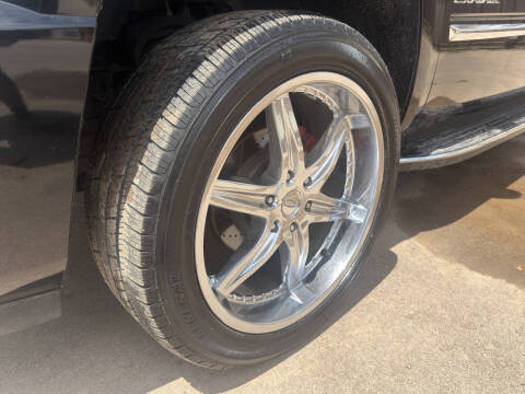 2010 Cadillac Escalade Luxury