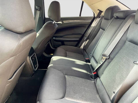 2022 Chrysler 300 Touring