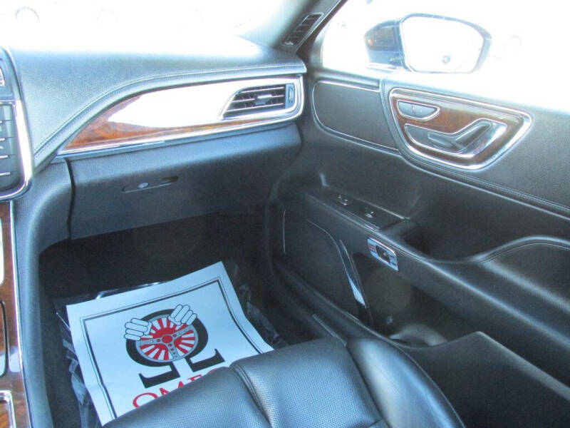 2018 Lincoln Continental Select