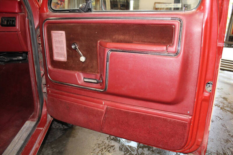 1985 Ford F-150 XLT Lariat