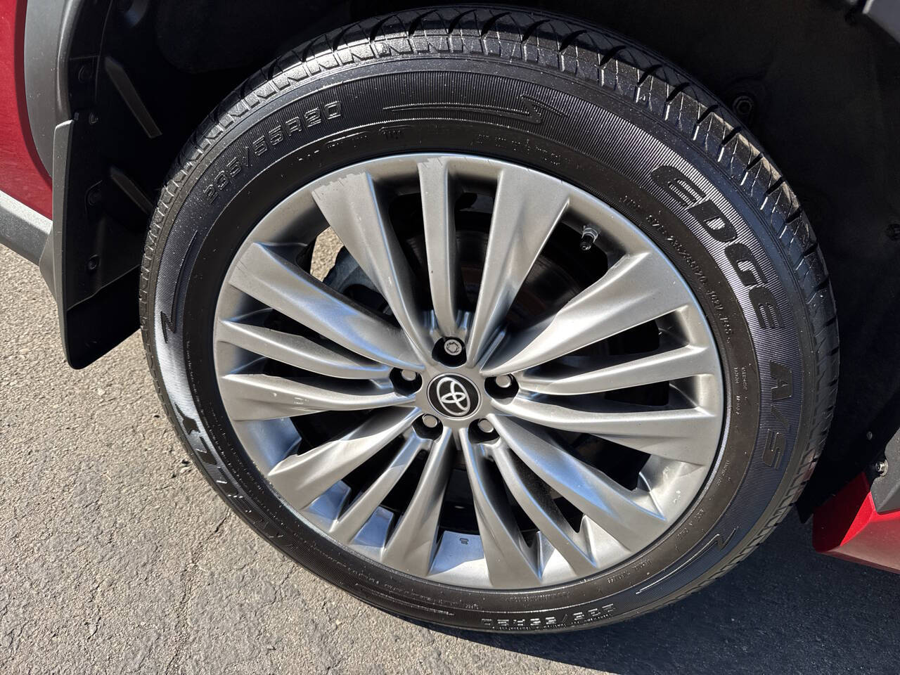 used 2022 Toyota Highlander car, priced at $38,299