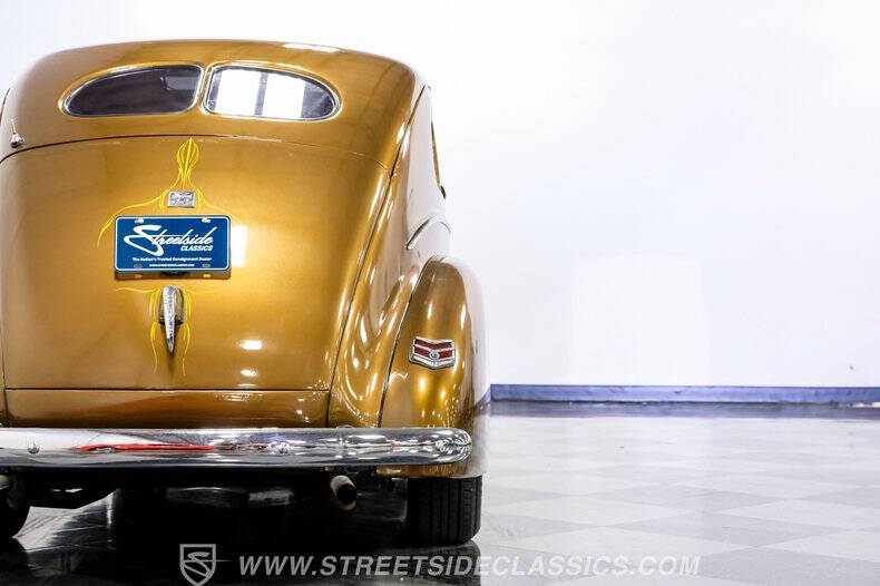 1940 Ford Deluxe