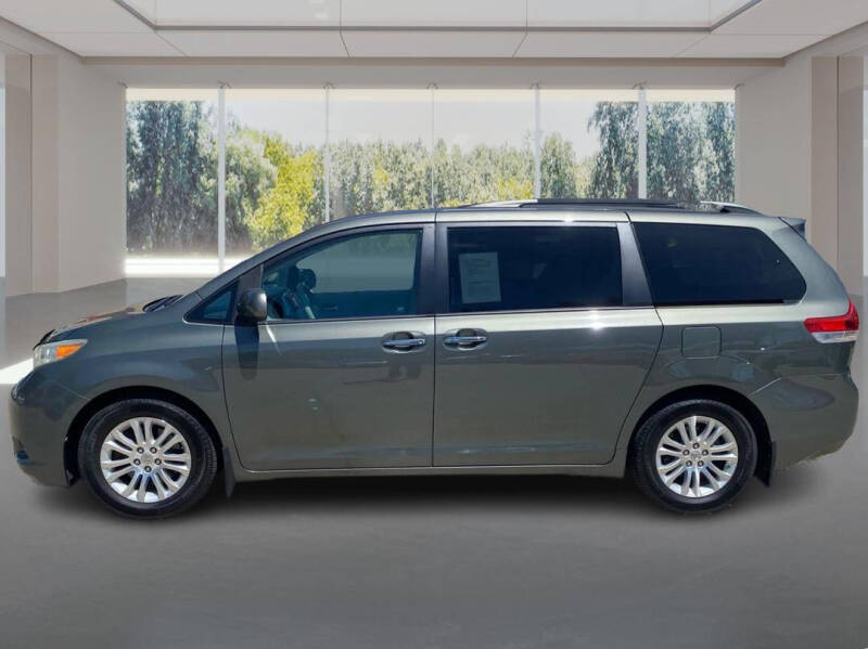 2012 Toyota Sienna