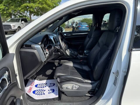 2017 Porsche Cayenne Platinum Edition