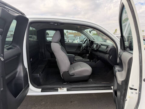 2017 Toyota Tacoma SR