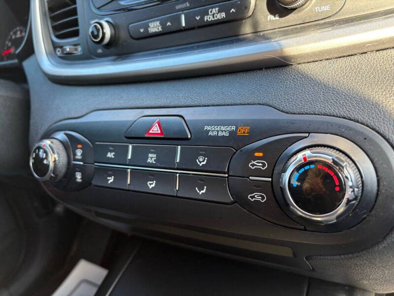 2017 Kia Sorento LX
