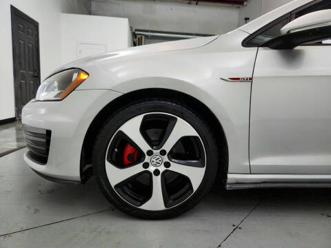 2016 Volkswagen Golf GTI S