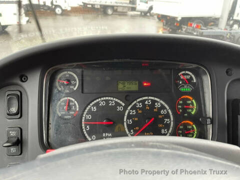 2015 Freightliner M2 106