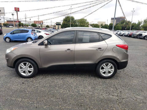 2011 Hyundai Tucson for sale at Crosspointe Auto Sales in Amarillo TX