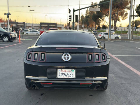 2014 Ford Mustang V6