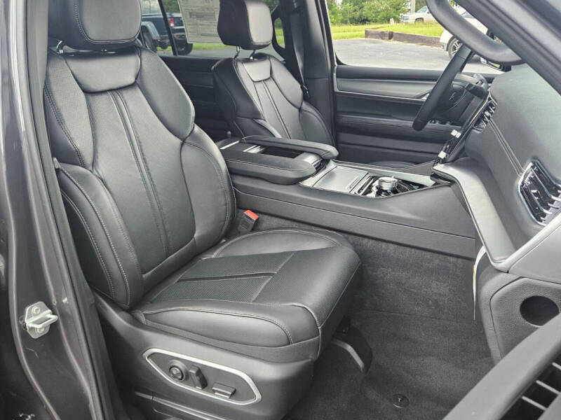 2025 Jeep Wagoneer L