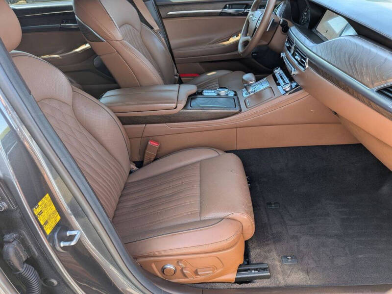 2020 Genesis G90