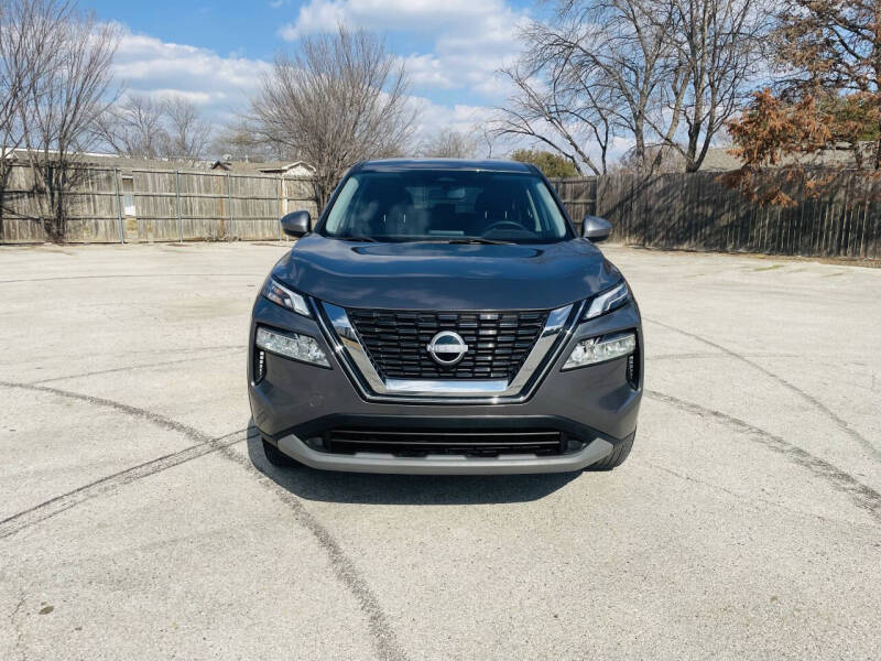 2023 Nissan Rogue SV's photo