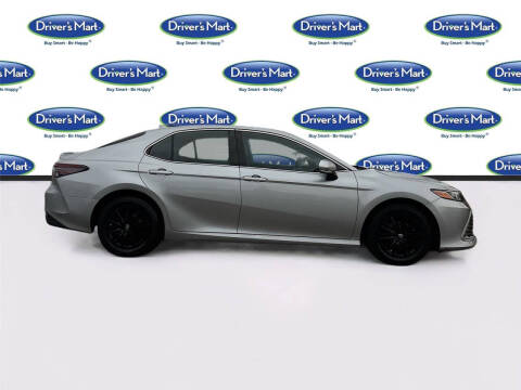 2022 Toyota Camry Hybrid LE