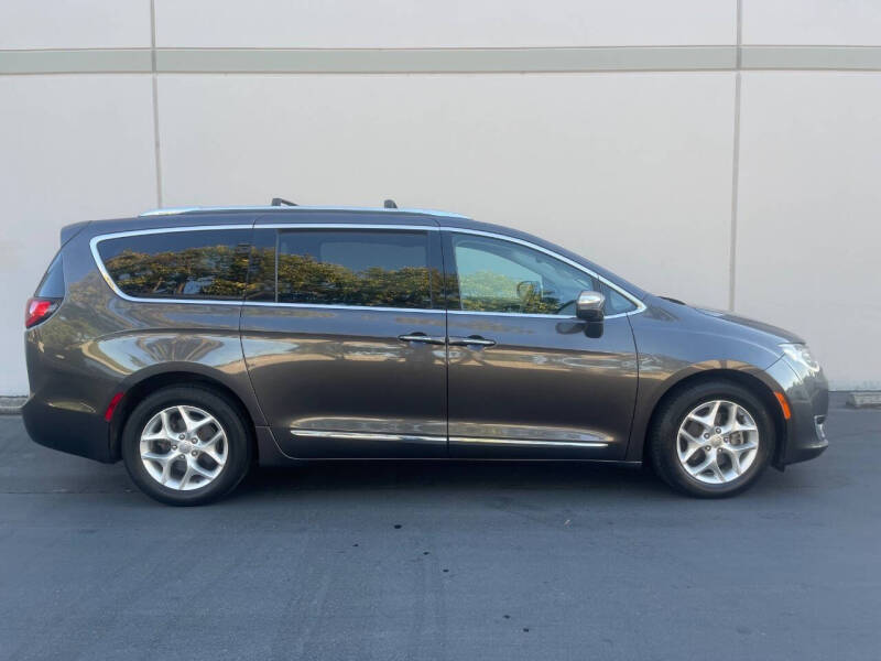 2020 Chrysler Pacifica Limited