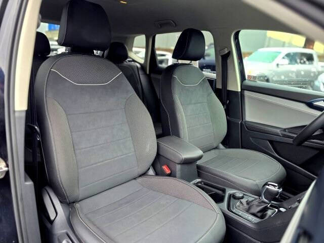 2024 Volkswagen Taos SE 4Motion