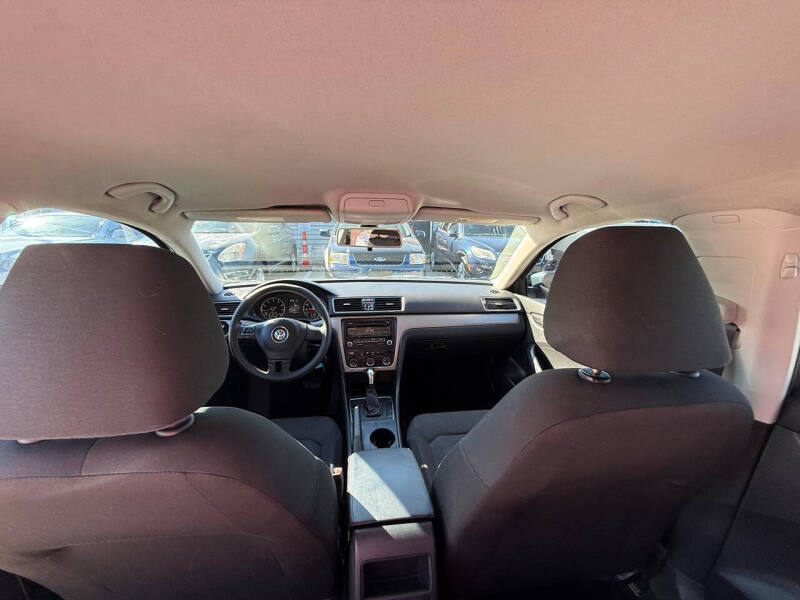 2014 Volkswagen Passat 1.8T S