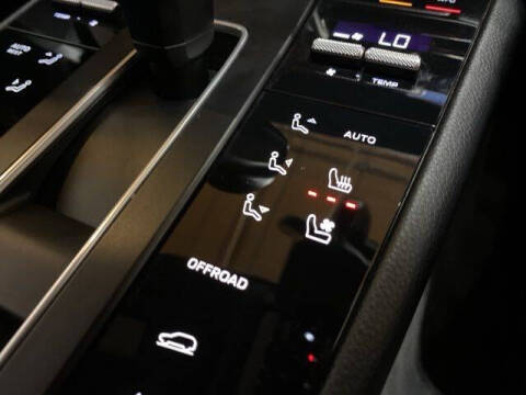 2023 Porsche Macan T