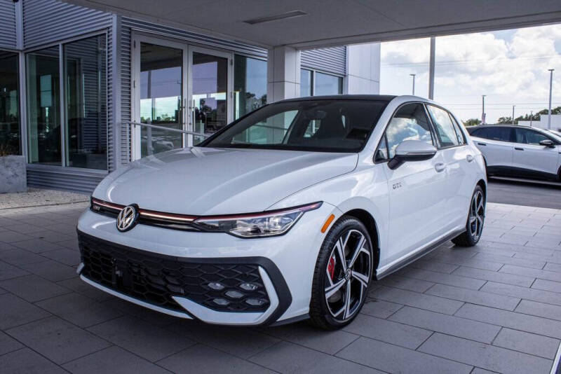 2025 Volkswagen Golf GTI SE