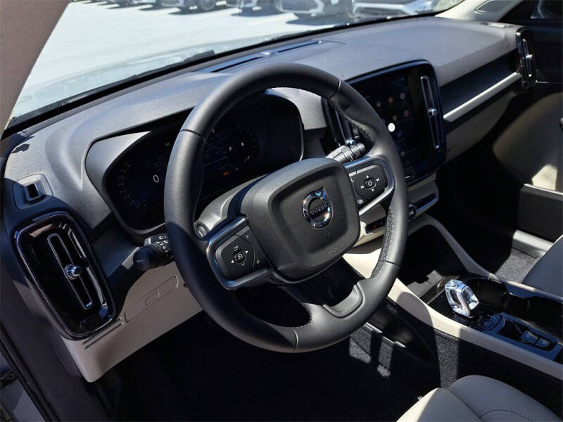 2026 Volvo XC40 B5 Plus