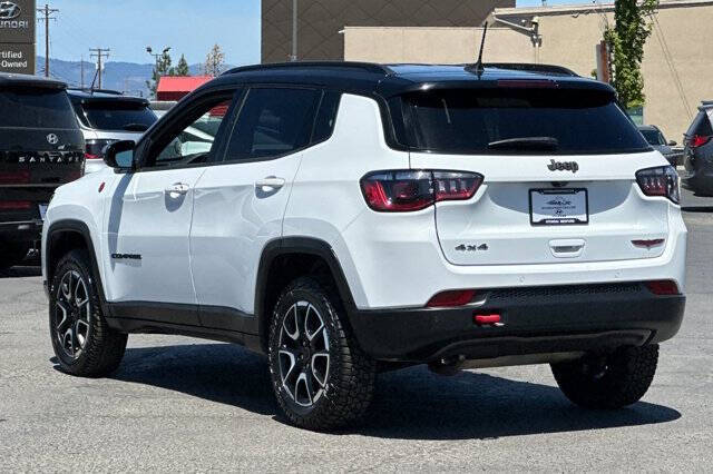 2025 Jeep Compass Trailhawk