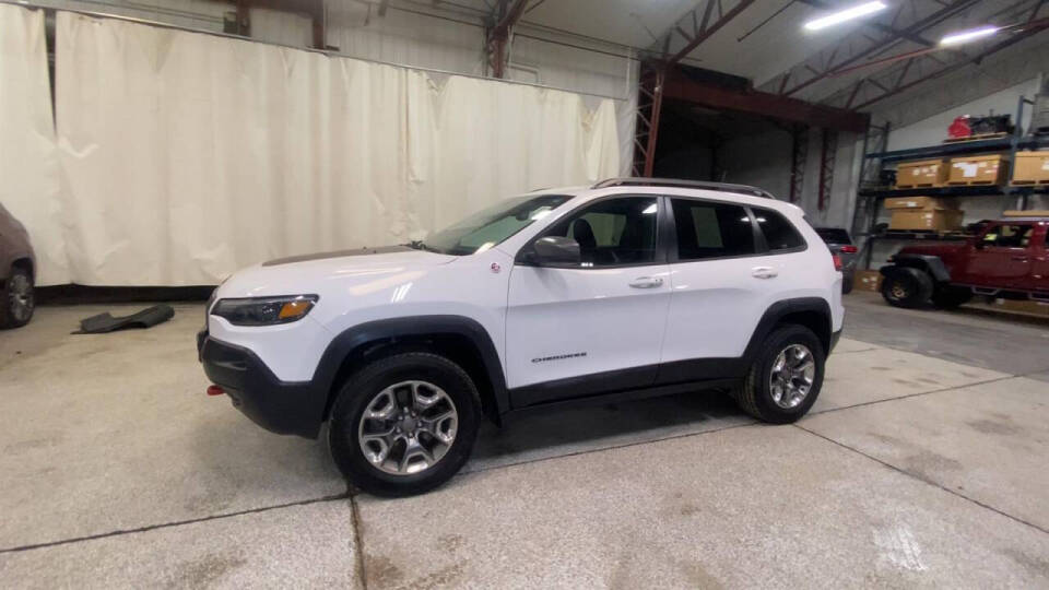 2019 Jeep Cherokee for sale at Victoria Auto Sales in Victoria, MN