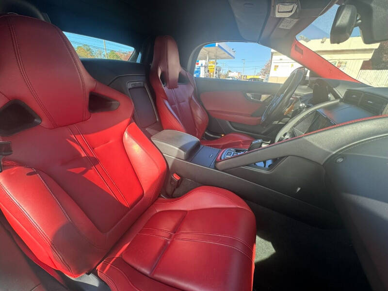 2014 Jaguar F-TYPE V8 S