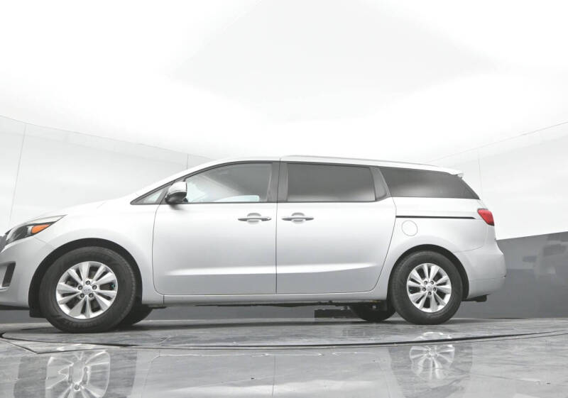 2015 Kia Sedona LX