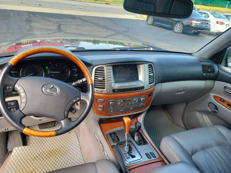 2004 Lexus LX 470