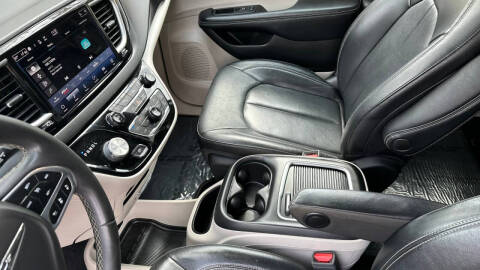 2022 Chrysler Pacifica Touring L