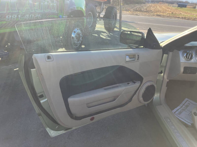 2005 Ford Mustang V6 Premium