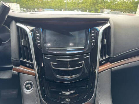 2016 Cadillac Escalade Standard