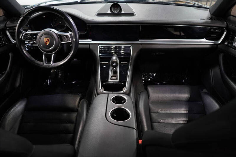 2018 Porsche Panamera