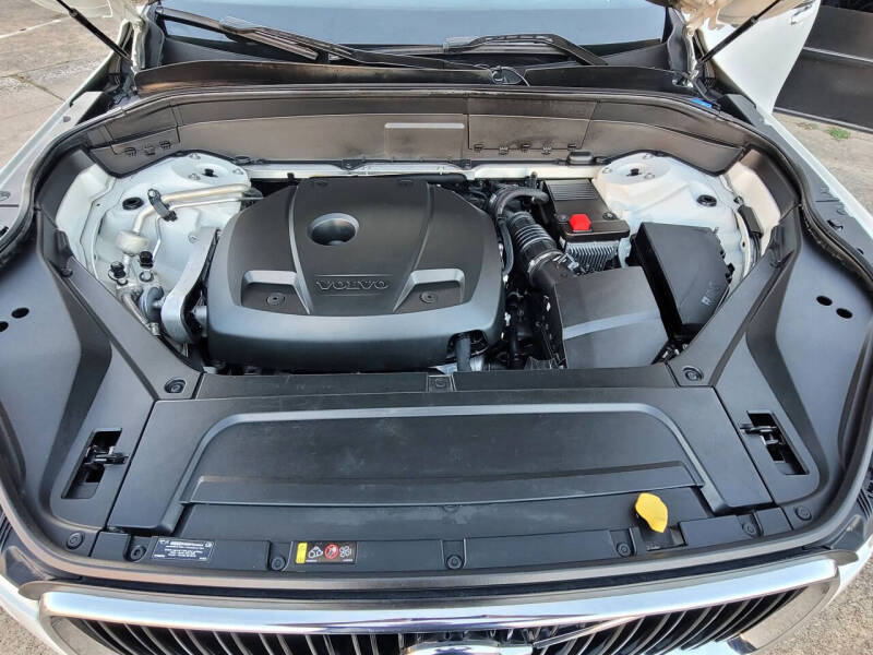 2018 Volvo XC90 T6 Momentum