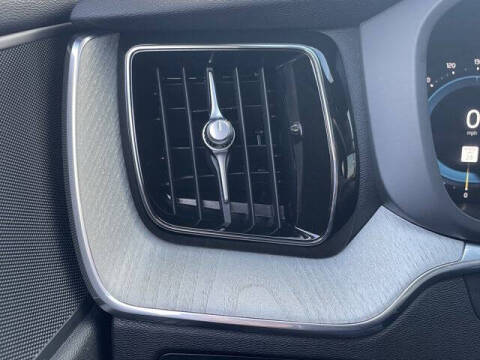 2025 Volvo XC60 B5 Plus Dark Theme