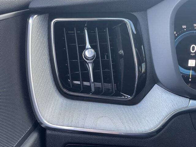 2025 Volvo XC60 B5 Plus Dark Theme