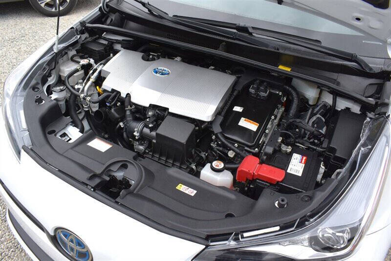 2022 Toyota Prius LE
