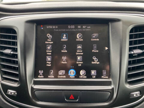 2017 Chrysler 200 Limited